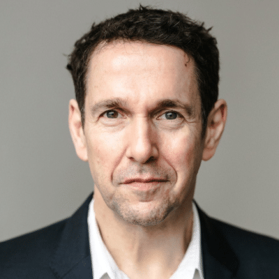 Iwan Llewelyn-Jones headshot